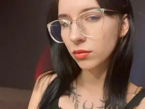 Myfreecams Live Sex Cam of KarolinaBlack