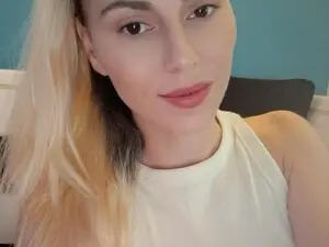 Myfreecams Live Sex Cam of Sashha69