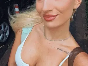 Myfreecams Adult Webcams of Ella_Charm