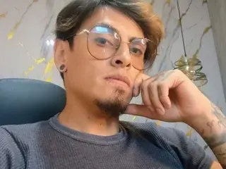 Streamate Free Porn Cam of aeron21