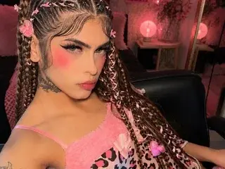 Streamate Nude Webcam of Karolfoxxi