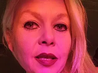 Streamate Watch Live Sex Cams of DelightfulDH
