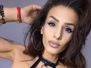 Streamate Free Live Porn of AlphaQueen