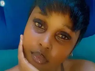 Streamate Nude Webcam of CurvyBootiliscious88
