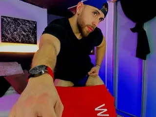 Streamate Live Sex of MaxiimoWolf
