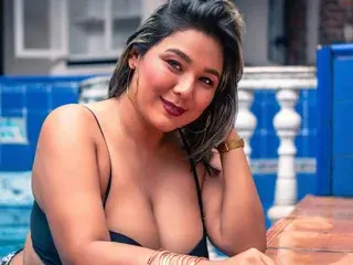 Streamate Watch Live Sex Cams of LatinaHoleQueen