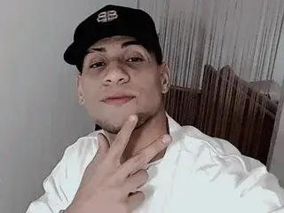 Streamate Live Porn of thearturobaby