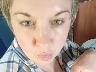Streamate Nude Webcam of Juli_Bond