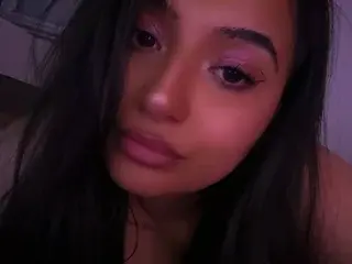 Streamate Sex Cam of KiraMoonX