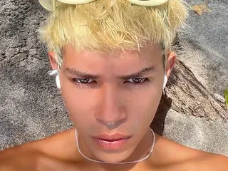 Streamate Watch Live Sex Cams of User_erroor