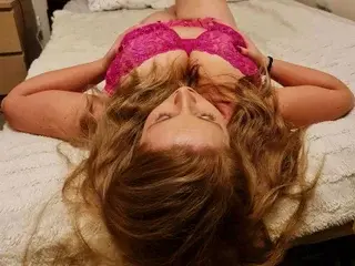 Streamate Live Porn of 32hbusty