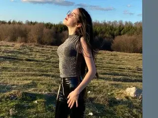 Streamate Free Live Porn of ADIYNE