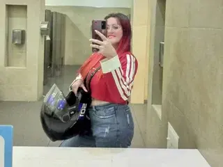 Streamate Live Porn of Carolinhe26