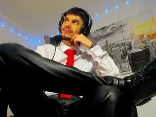 Streamate Adult Video Chat of BRAYHAMBROWN