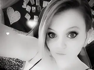 Streamate Private Sex Chat of Honey_Chambers