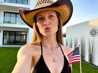 Streamate Nude Webcam of MissIvySinclair