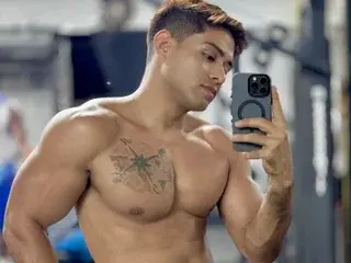 Streamate Live Sex Cam of LuciannoNixon