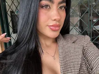 Streamate Best live sex cam show of Emiillyx