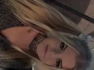 Streamate Free Live Porn of Emiley_Alexander