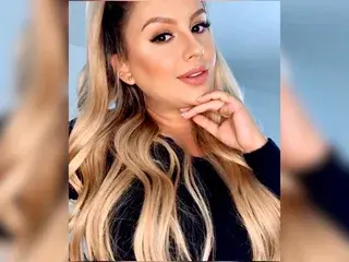 Streamate Private Sex Chat of Hanna_Blondee