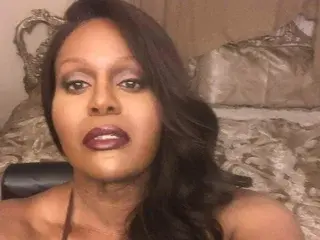 Streamate Nude Webcam of les_bains69