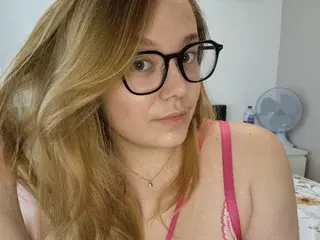 Streamate Best live sex cam show of Emski_xox
