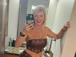 Streamate Free Porn Cam of Prettypetunia52