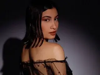 Streamate Live Sex Cam of devinesimone