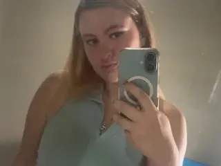 Streamate Private Sex Chat of Avety_doll