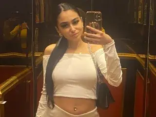 Streamate Sex Cam of TinyCassy