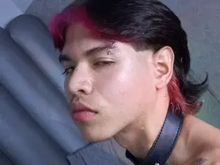 Streamate Watch Live Sex Cams of Bennet_Gray