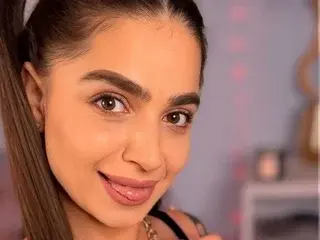 Streamate Live Porn of PureEllie