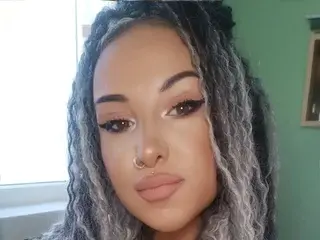 Streamate Live Porn of sierra_quinn