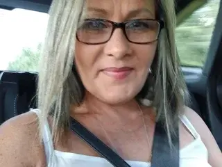 Streamate Live Porn of IrishMilfRoxie34dd