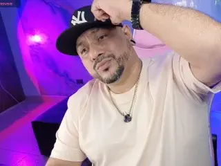 Streamate Watch Live Sex Cams of Bigass_Bear
