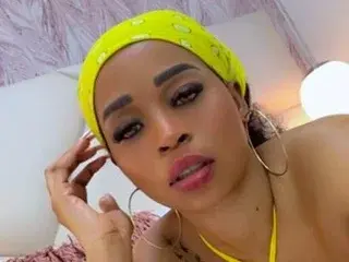 Streamate Free Live Porn of TyraaLambert
