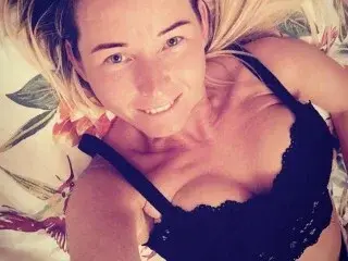 Streamate Nude Webcam of xSWEET_EWAx