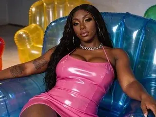 Streamate Free Porn Cam of EbonyMystique
