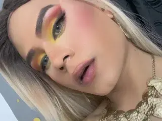 Streamate Nude Webcam of Saskyadeluxxeoficial