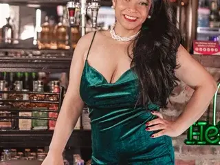 Streamate Sex Cam of AdelinneMoretti