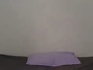 Stripchat Sex Cam of SlipperyLipsX