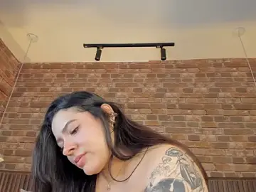 Stripchat Live Sex Cam of SophieCurves