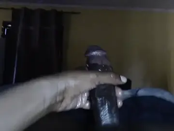 Stripchat Free Porn Cam of Xmboroz_