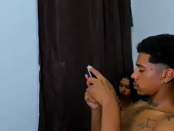 Stripchat Live Sex Cam of violet_and_myers