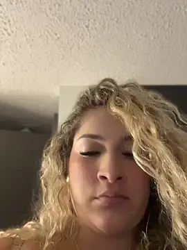 Stripchat Watch Live Sex Cams of Sara_smiiith211