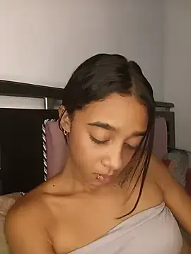Stripchat Live Sex Cam of Zoe_Sweett18