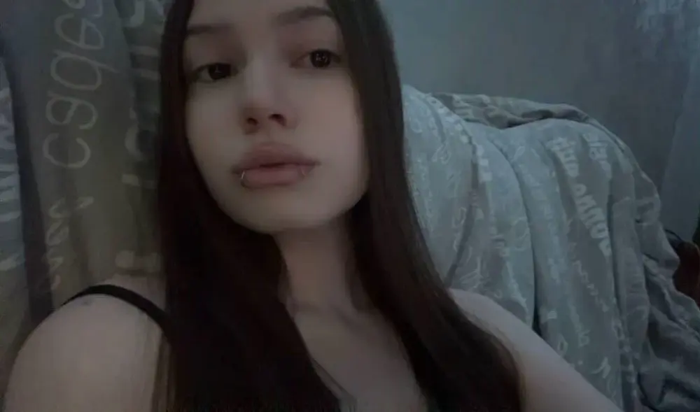 Mia_pinkie