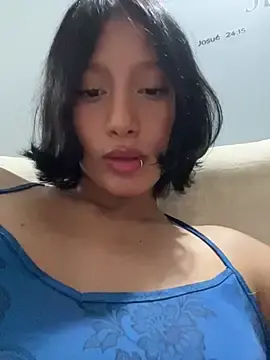 Stripchat Nude Webcam of yazmin_rouse_