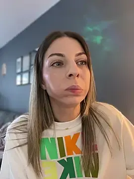Stripchat Live Sex Cam of Mia_Ethan