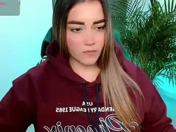 Stripchat Free Live Porn of Lucia_star__